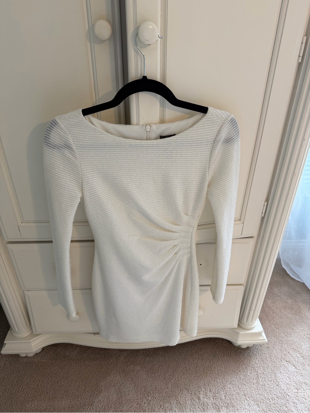 Vince Camuto White Textured Long Sleeve Mini Dress with Ruched Side